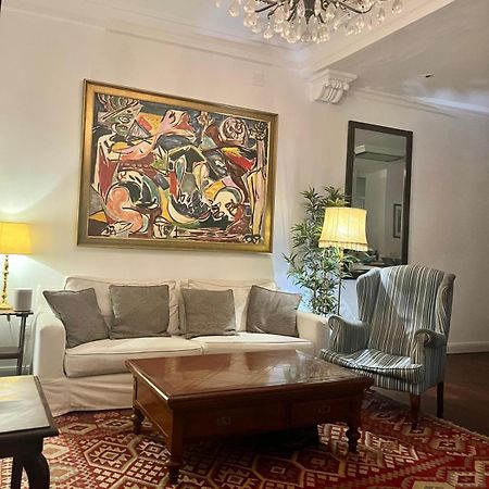Small Stylish Room With Comfortable Queen-Size Bed In Very Large, Beautifully Decorated Shared Flat In The Historic Centre Of Малага Экстерьер фото