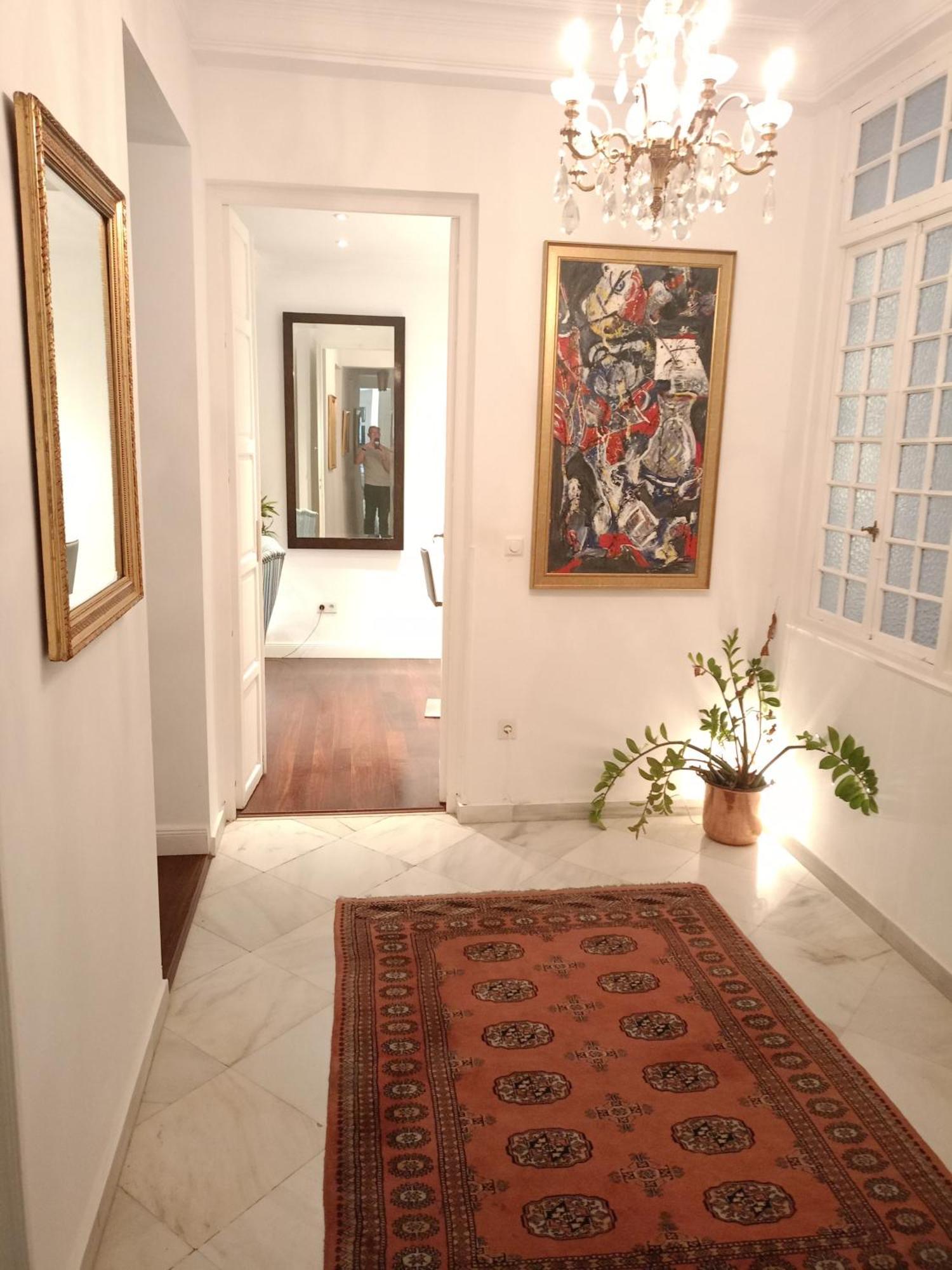 Small Stylish Room With Comfortable Queen-Size Bed In Very Large, Beautifully Decorated Shared Flat In The Historic Centre Of Малага Экстерьер фото