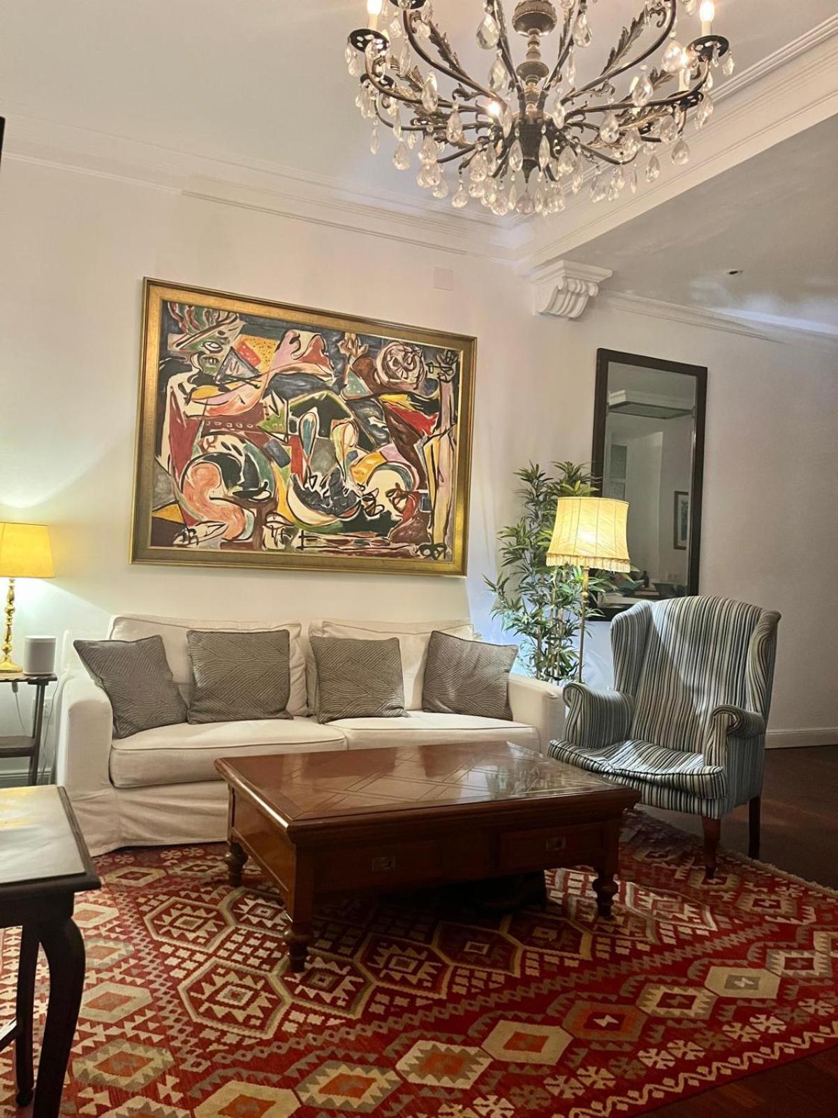 Small Stylish Room With Comfortable Queen-Size Bed In Very Large, Beautifully Decorated Shared Flat In The Historic Centre Of Малага Экстерьер фото